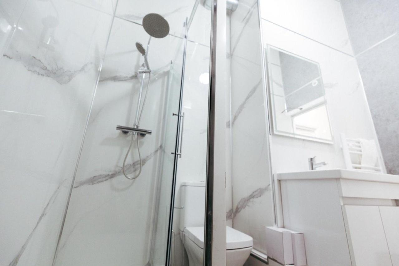 Stylish Comfort In London 芬奇利 外观 照片