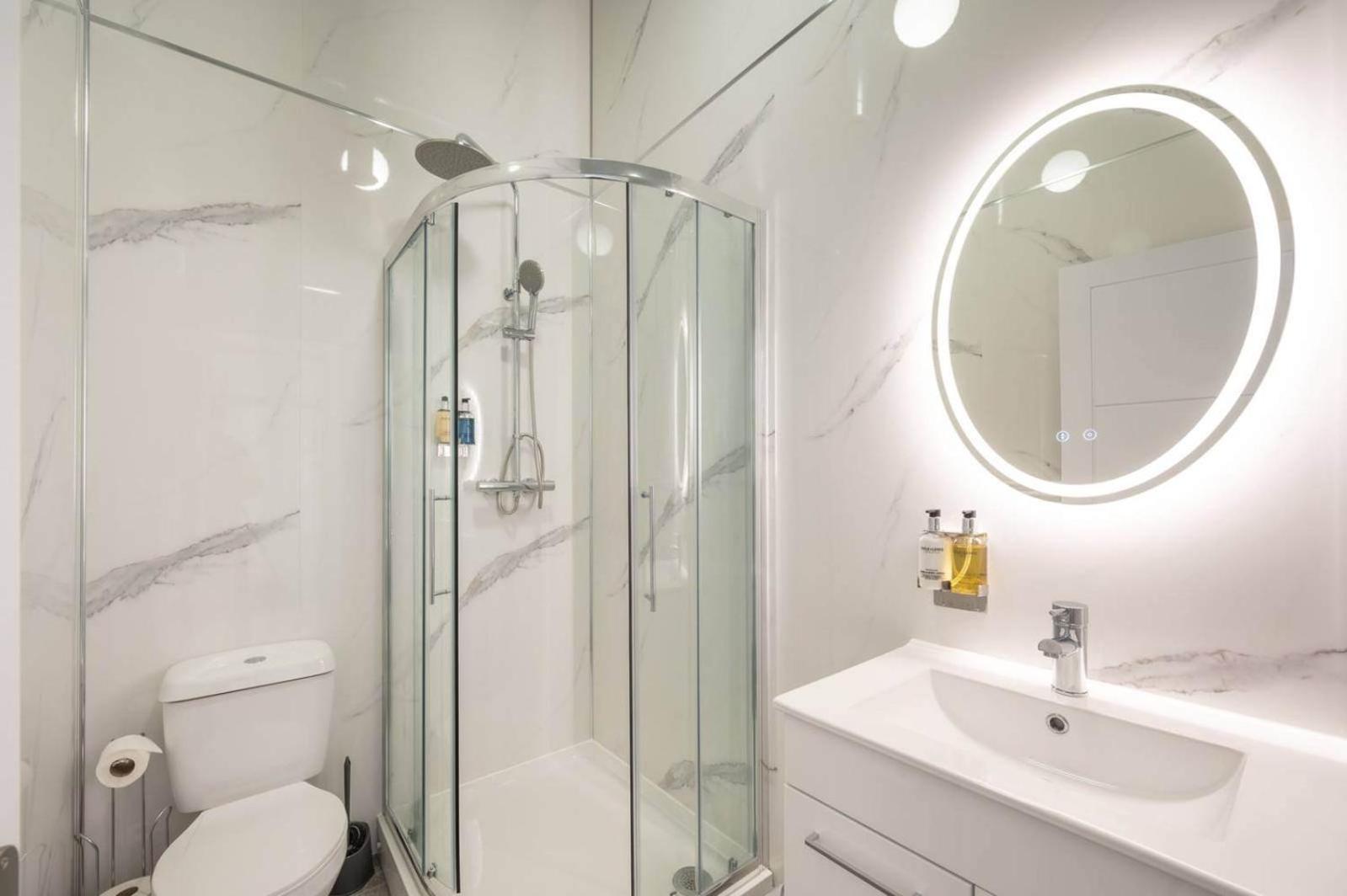 Stylish Comfort In London 芬奇利 外观 照片